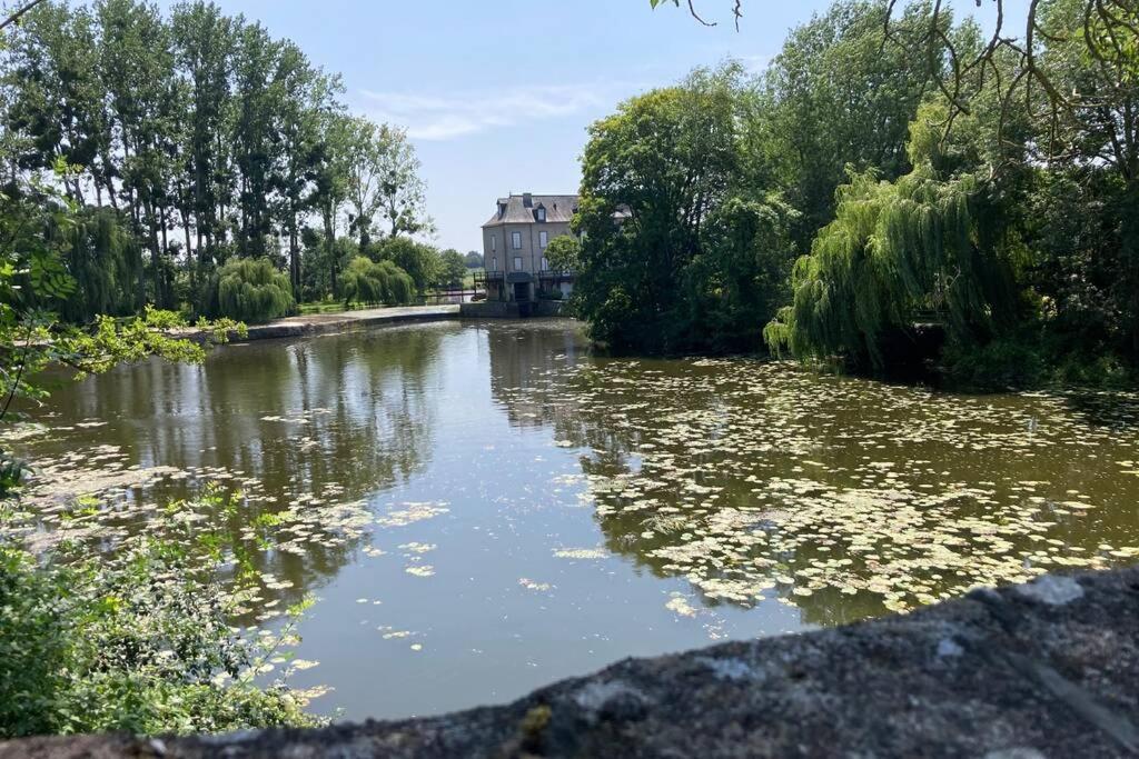 Independant Sur Les Bords De L'oudon Segre